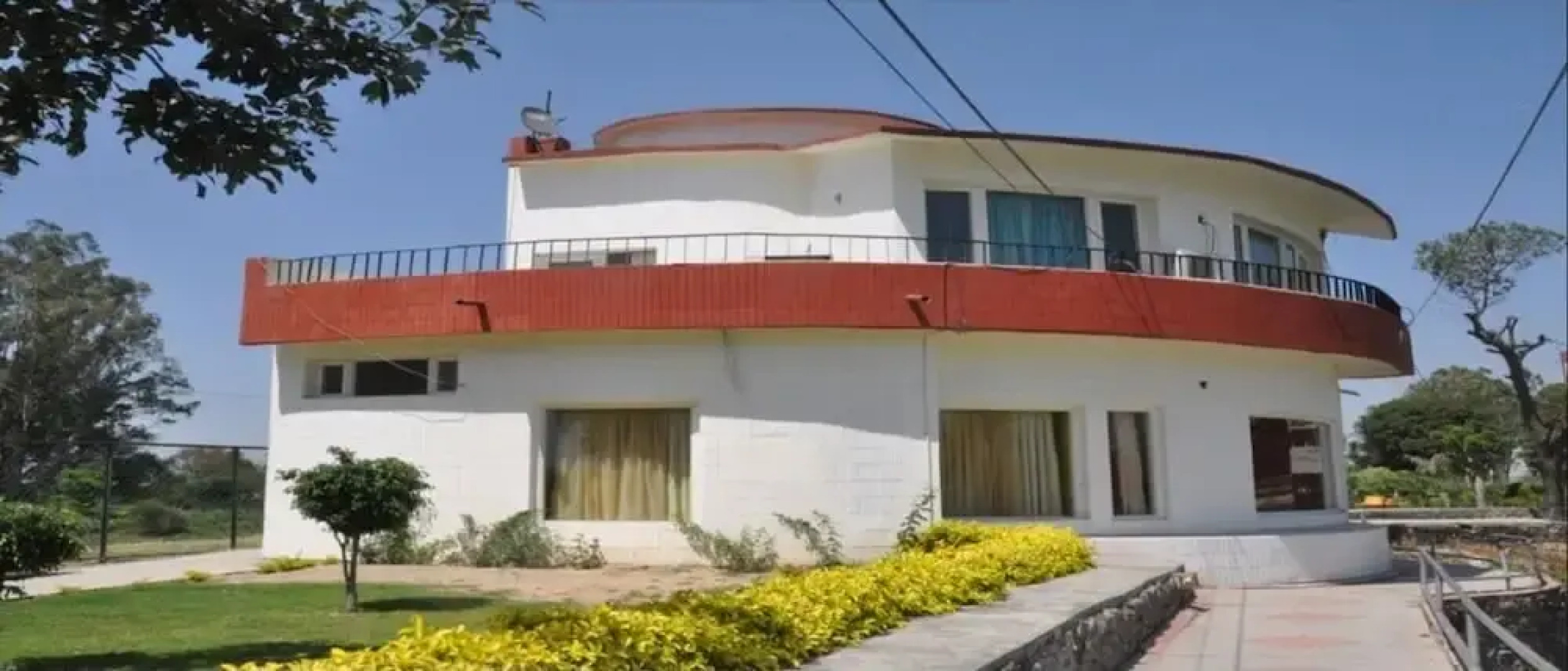 Jungle Babbler Tourist Resort