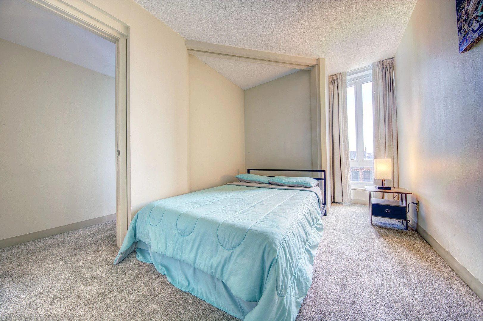 Awesome Apt in the Heart of Back Bay!