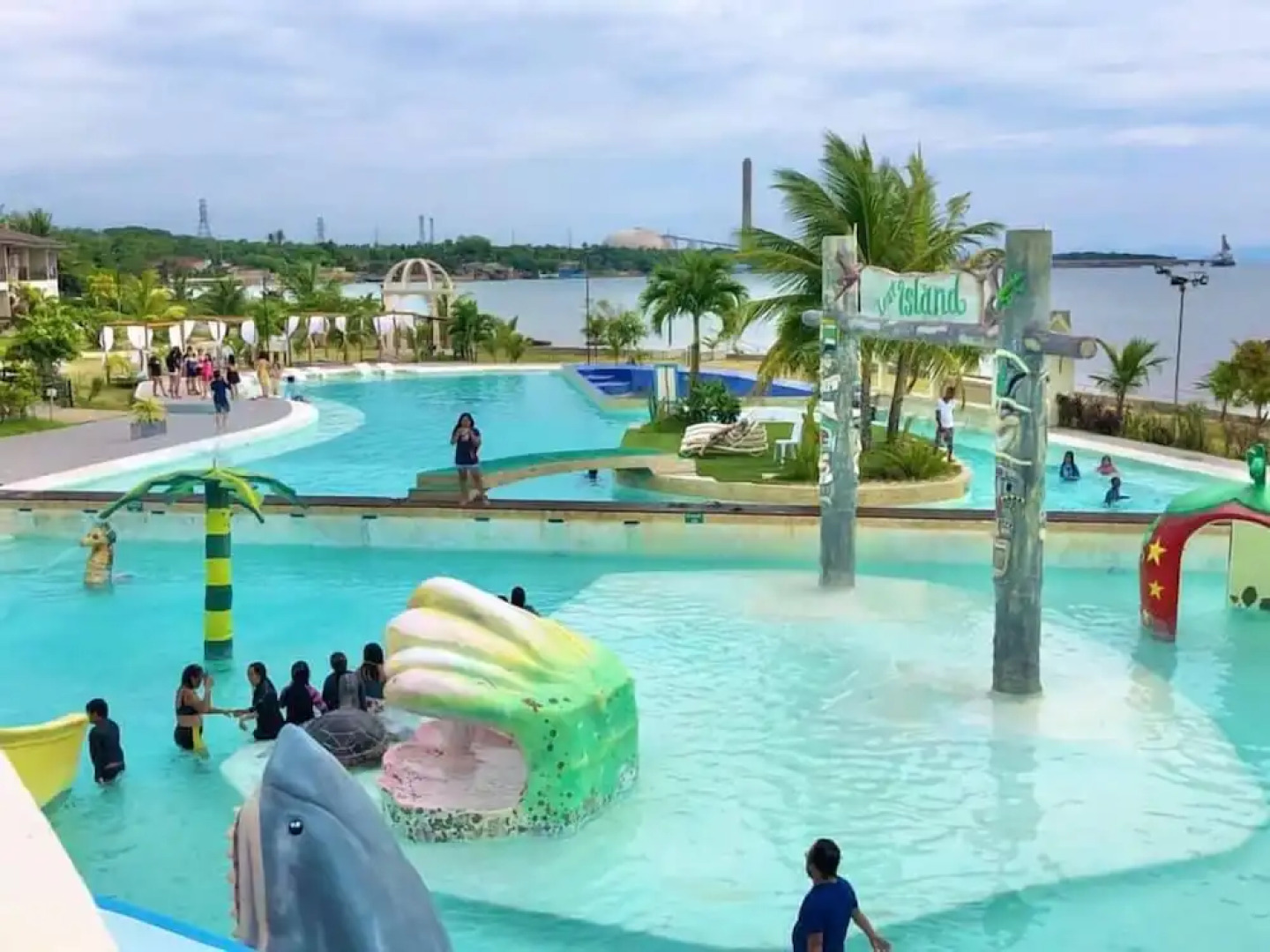 Acapulco Resort & Suites