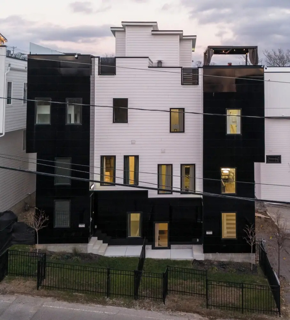 Large Groups - Rooftop Pools - Sleeps 24