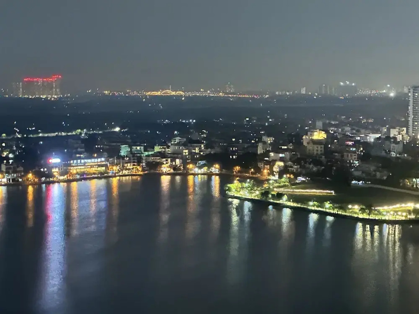 D El Dorado Westlake Luxury Apartments