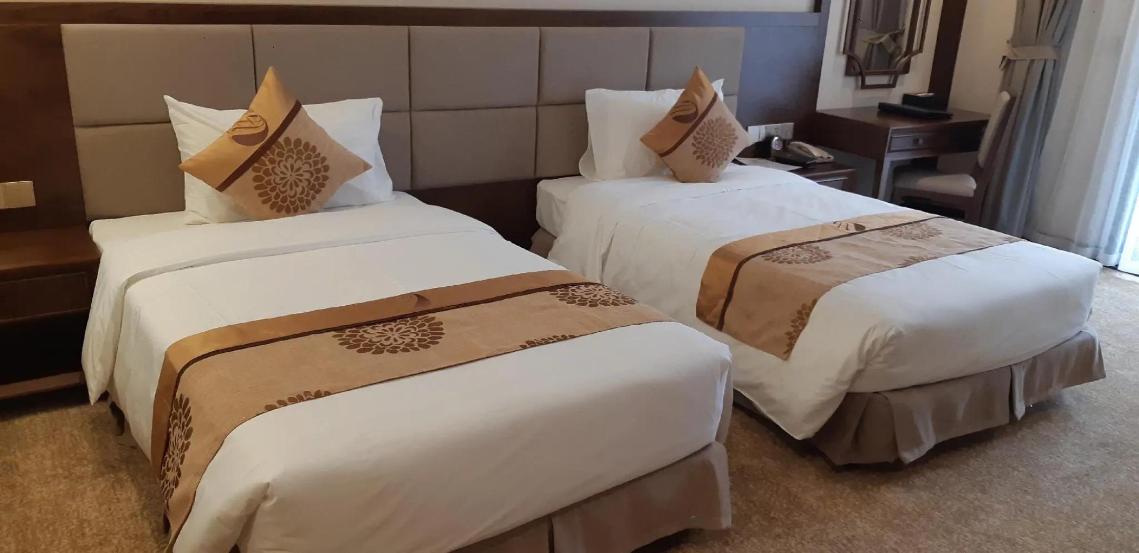 Duc Huy Grand Hotel & Spa