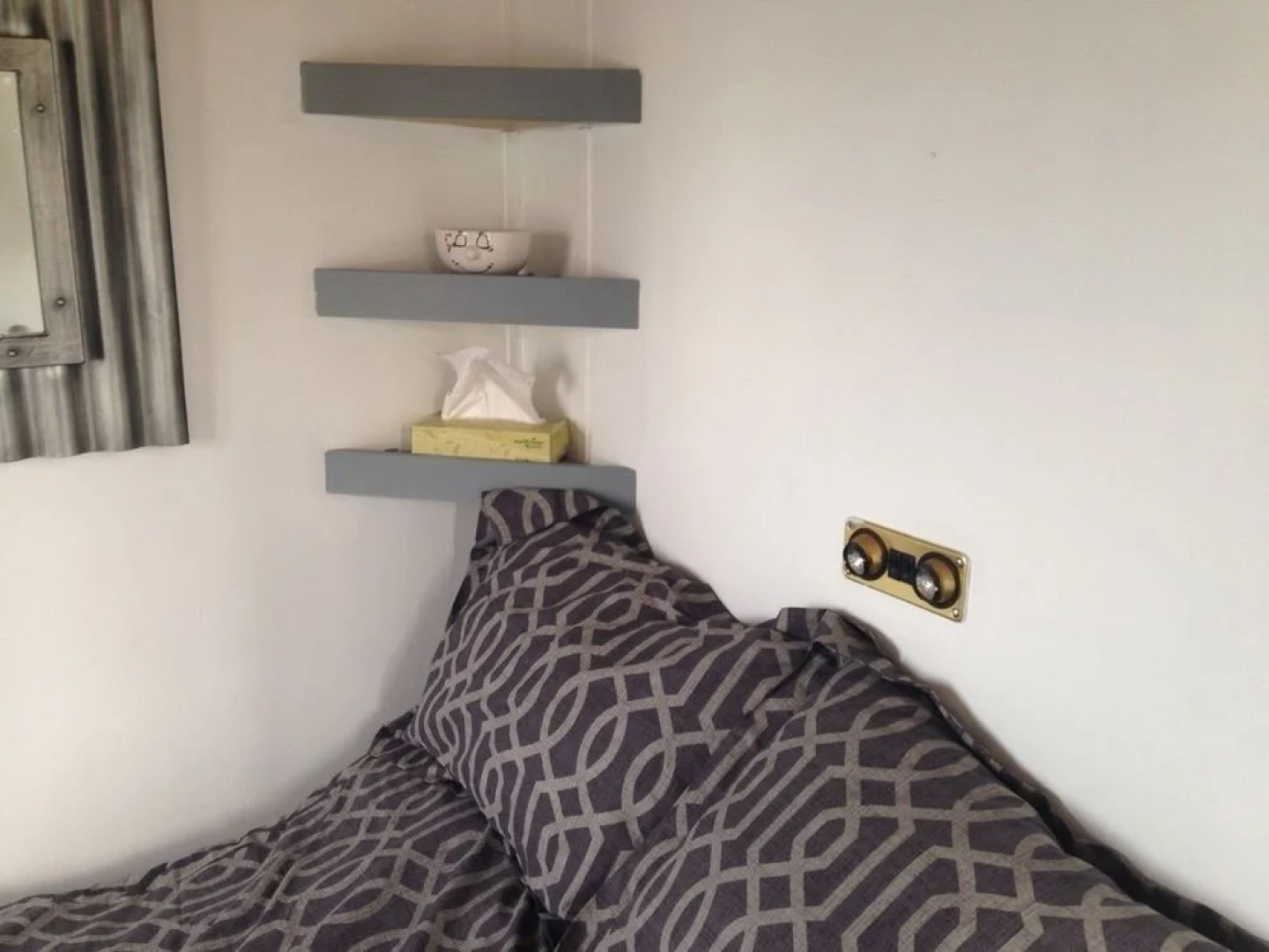 Diverse Rentals & Vacations FLOATEL