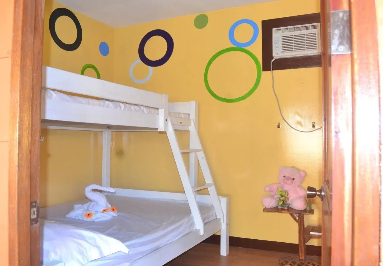 Ur Lil Haws Travel Lodge