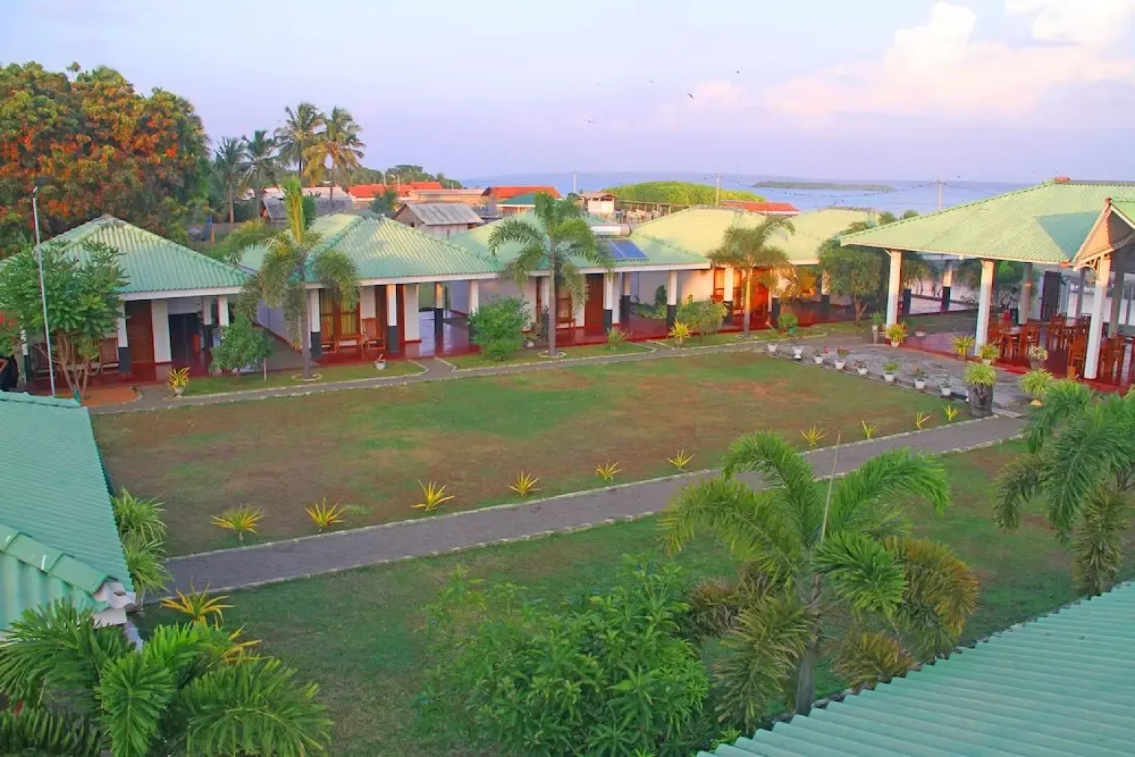 OYO 255 Atara Lagoon