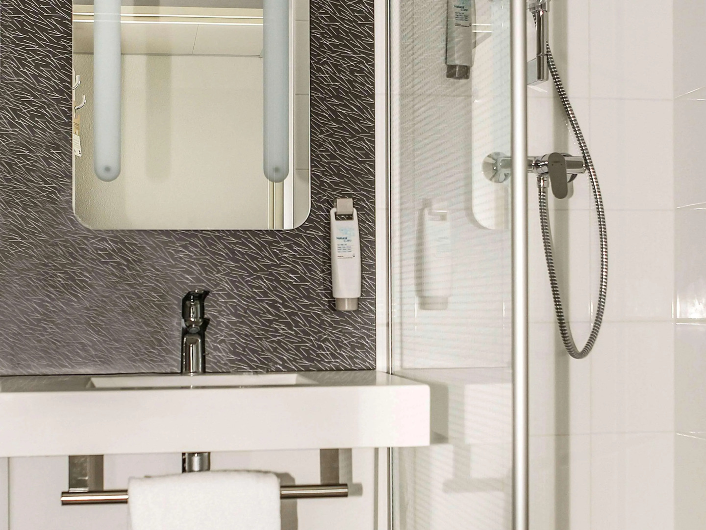 ibis Saint Genis Pouilly Genève