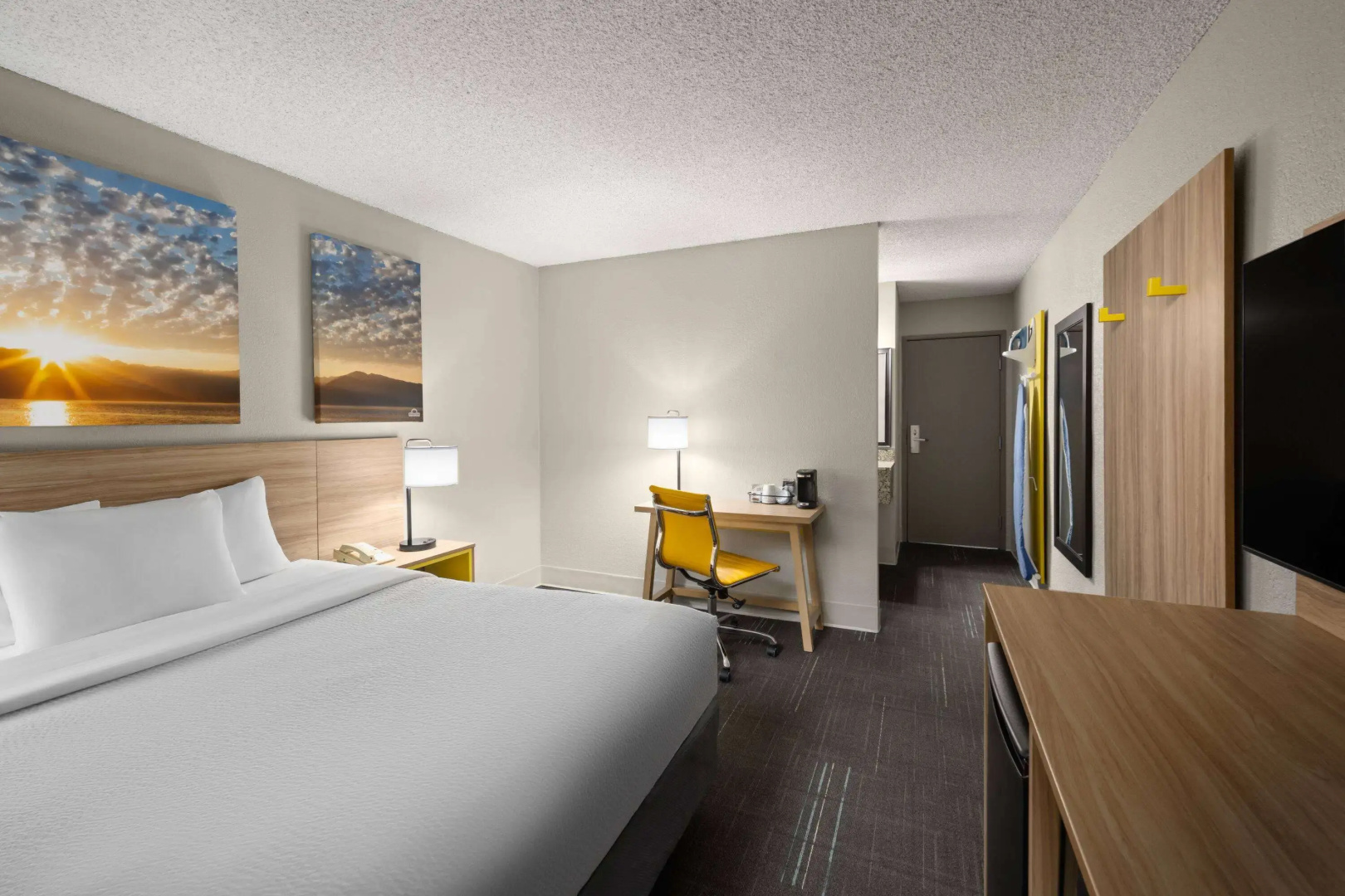 Days Inn & Suites by Wyndham Bozeman