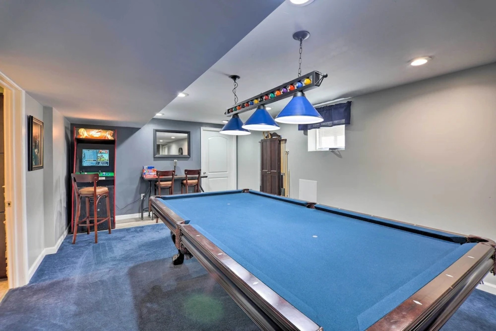 Poconos Escape w/ Hot Tub & Fire Pit