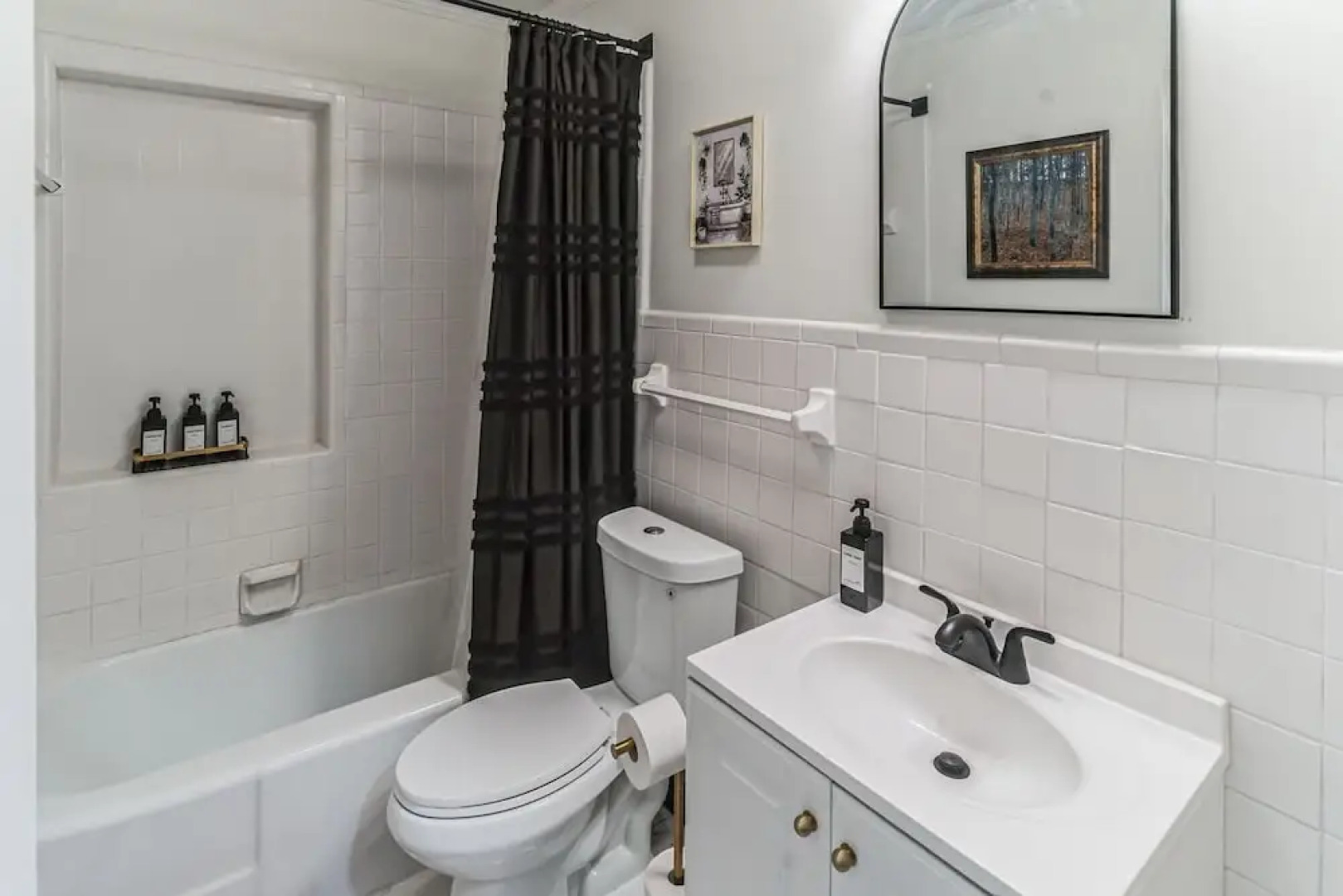 Urban Farmhouse With A Modernism Twist! 4 Bedroom Home by RedAwning