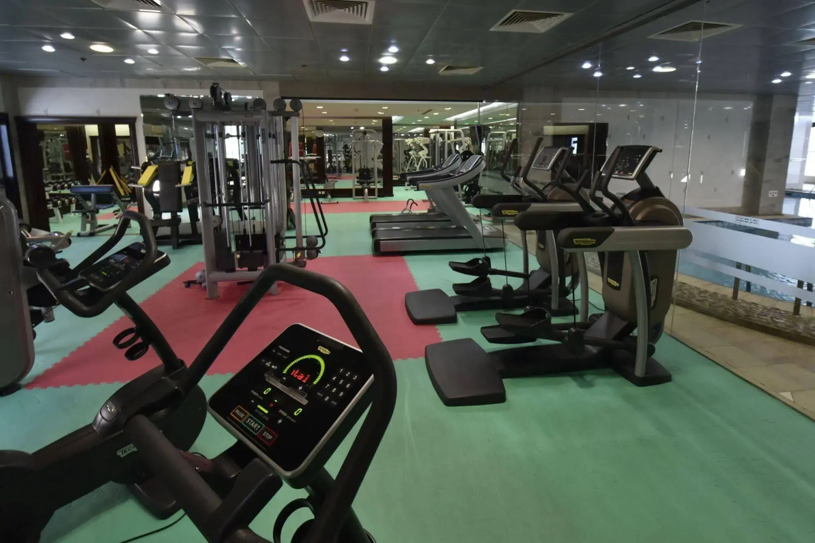 Awaliv Hotel