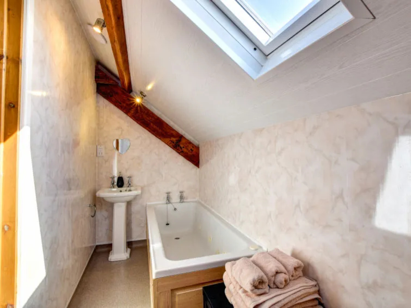 Holiday Home Sgubor y Rhyd