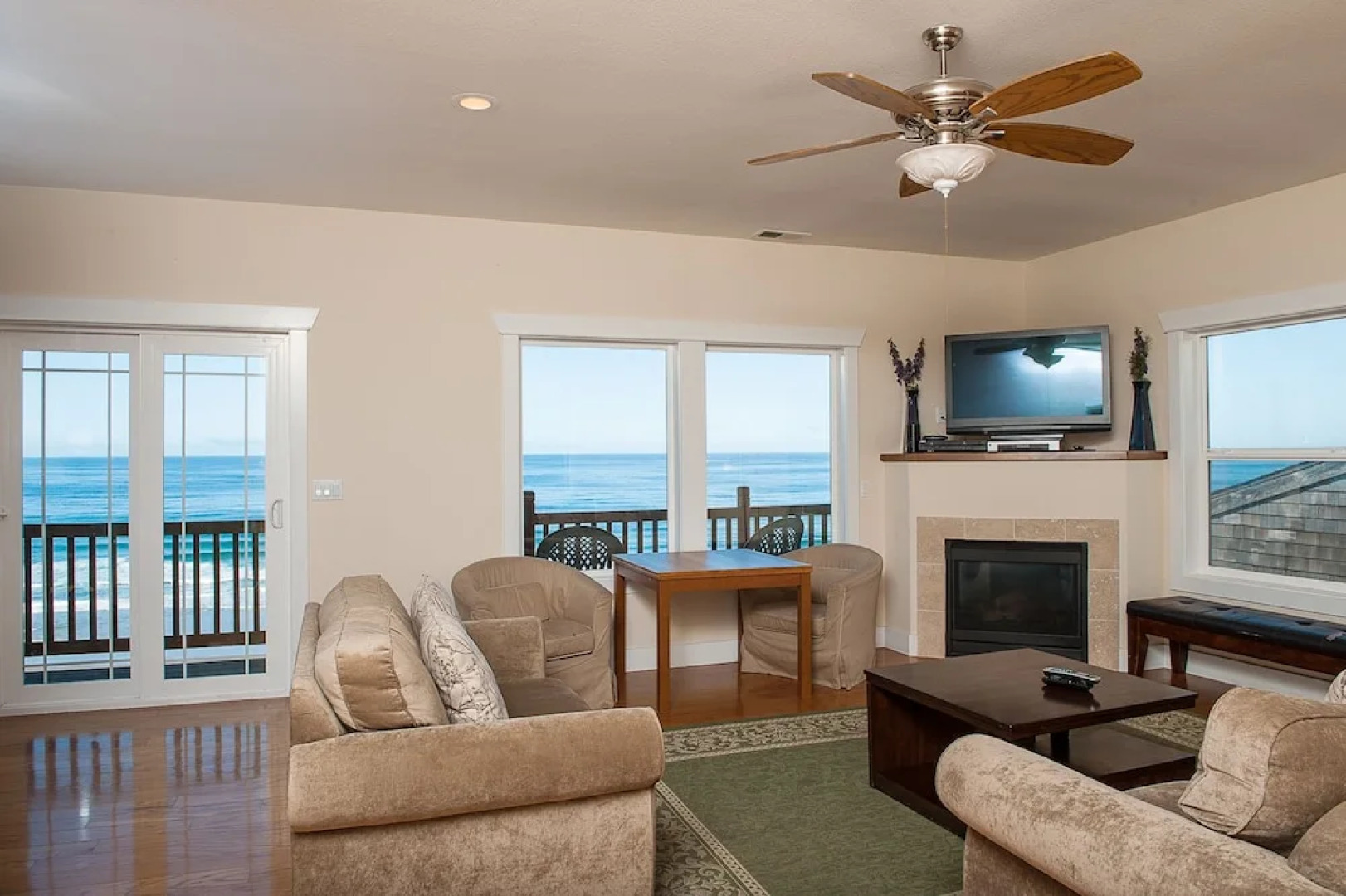 Above It All With Ocean Views 3 Br home by RedAwning