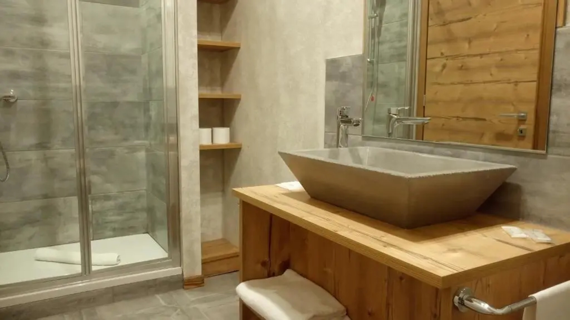 Bed & Rooms , Apartments Corte Rossa