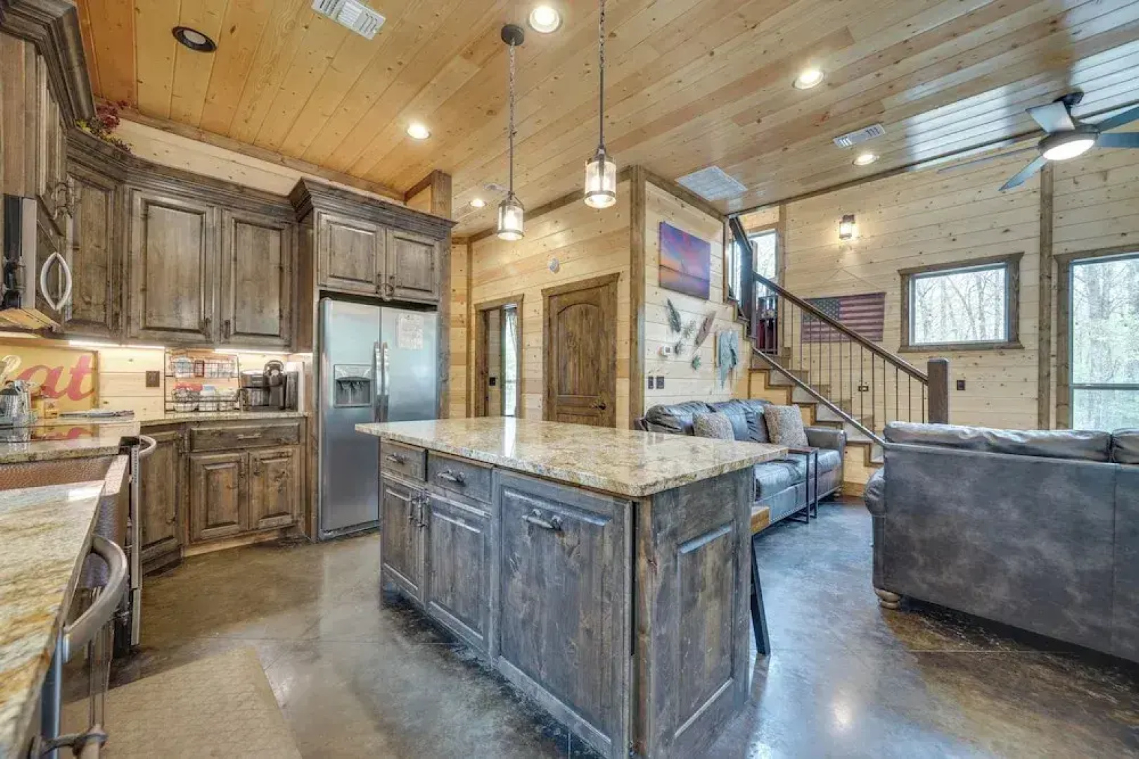 Hot Tub & Fire Pit: Broken Bow Retreat!