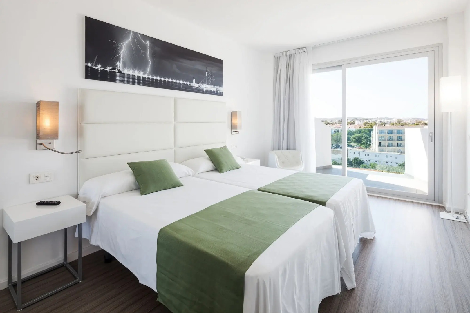 Отель AxelBeach Ibiza Spa & Beach Club - Adults Only Hotel