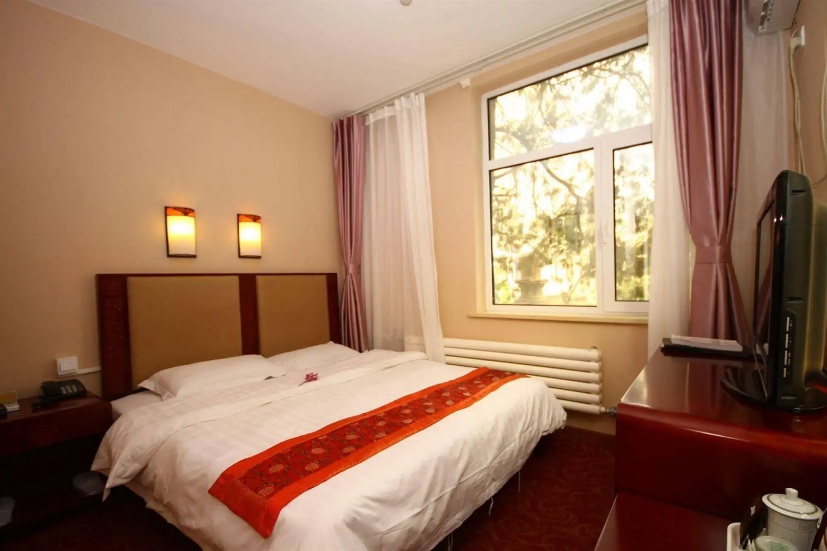 Chinese Culture Holiday Hotel