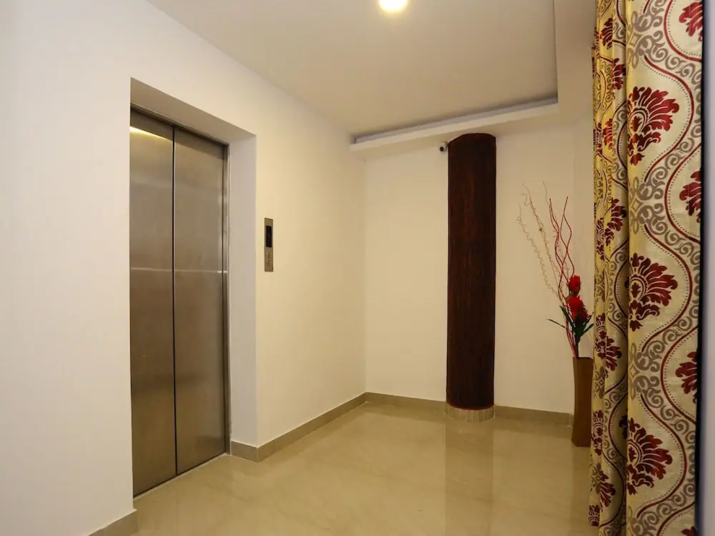 OYO 9620 Hotel Emza Residency