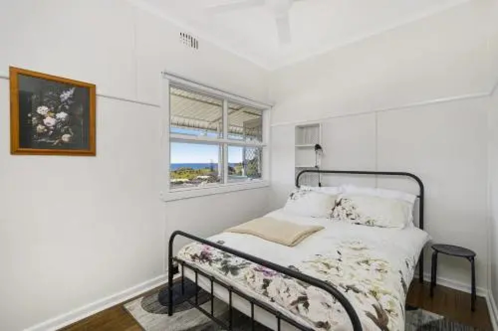 Whitecaps, 26 East Street