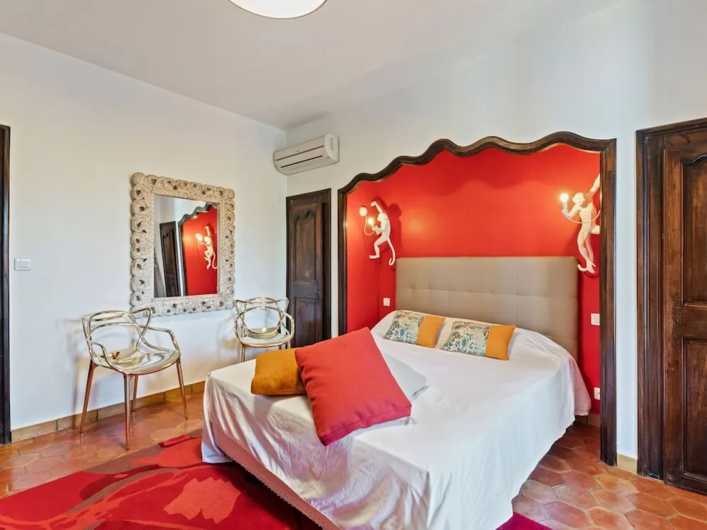 Unparalleled Combination of Nature and Water in This House on the Côte Bleue