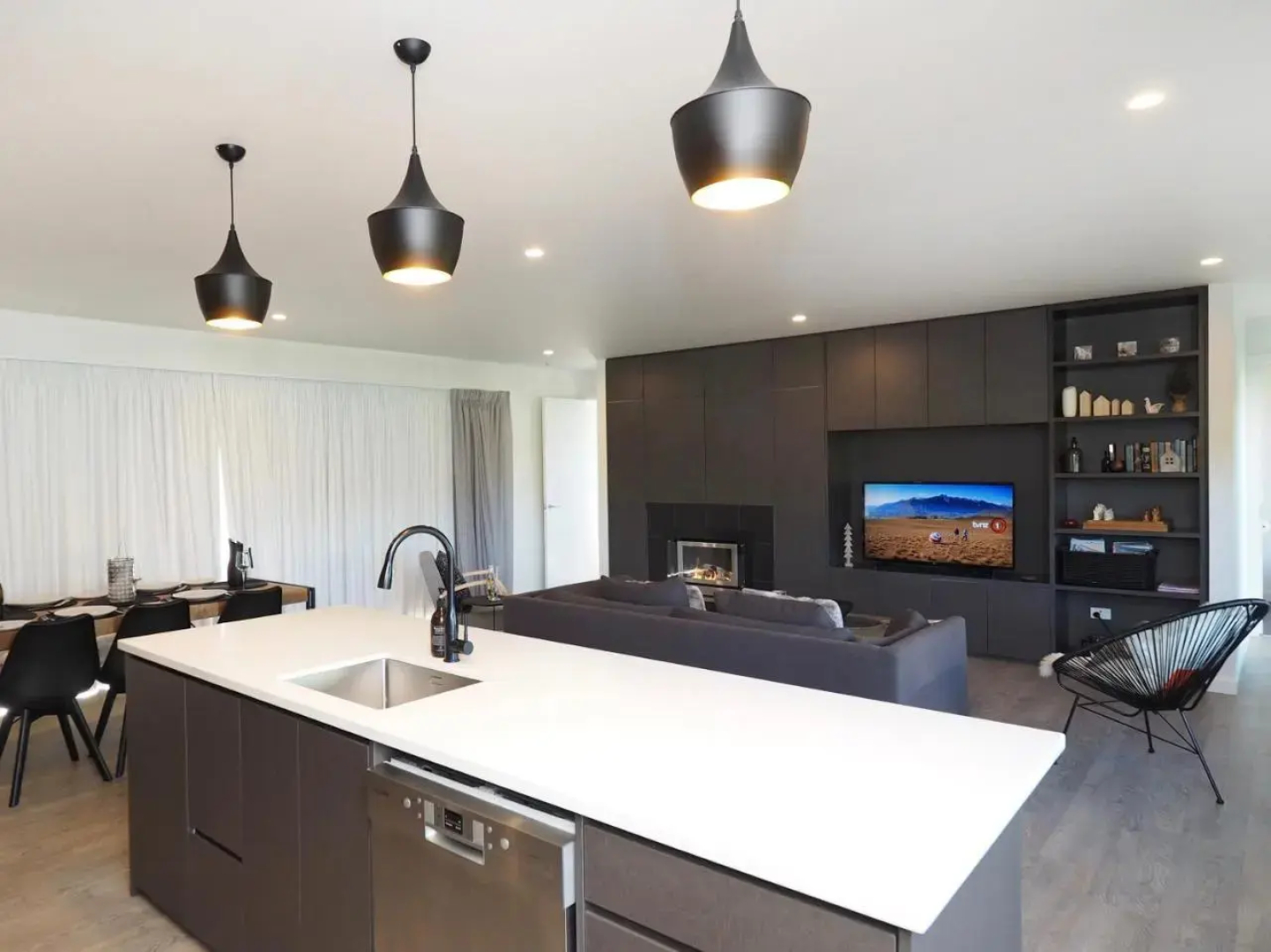 36 on Burgundy - Martinborough Holiday Home