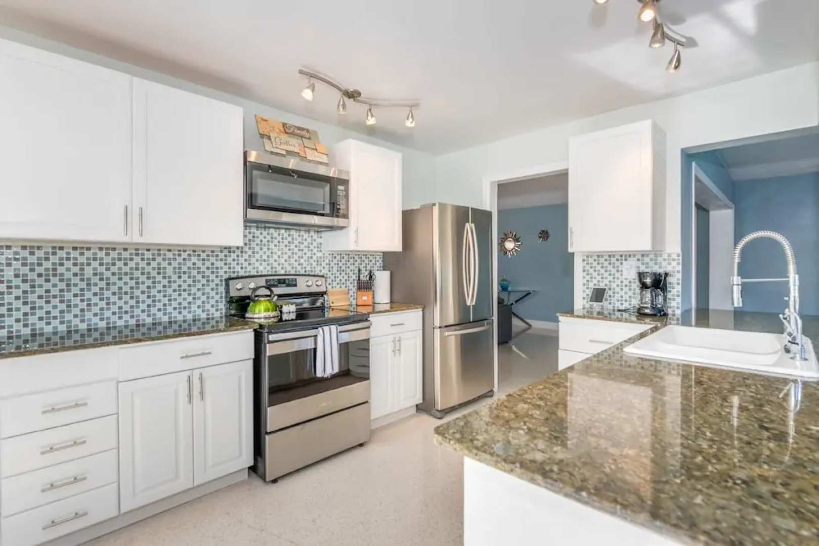 3658 NW 18th Ave Home 2 Bedrooms 2 Bathrooms Home