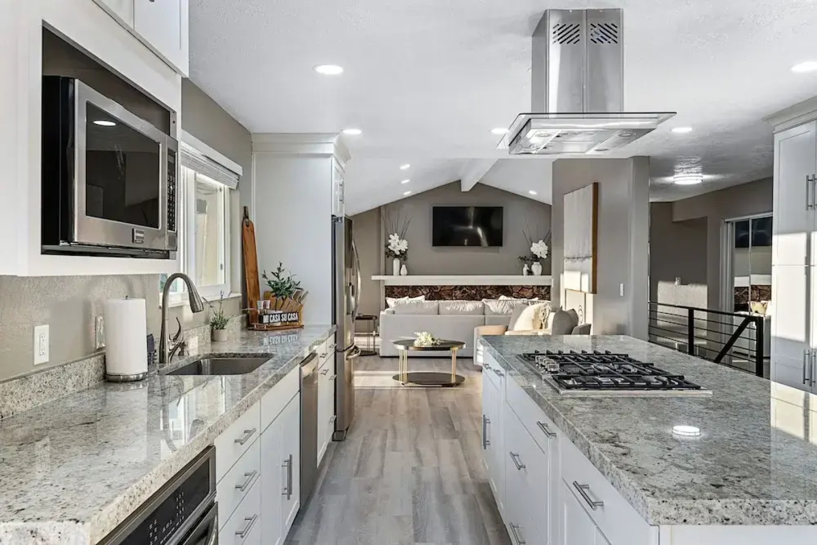 Millcreek Villa: Scenic Fun & Games Getaway! 5 Bedroom Home by RedAwning