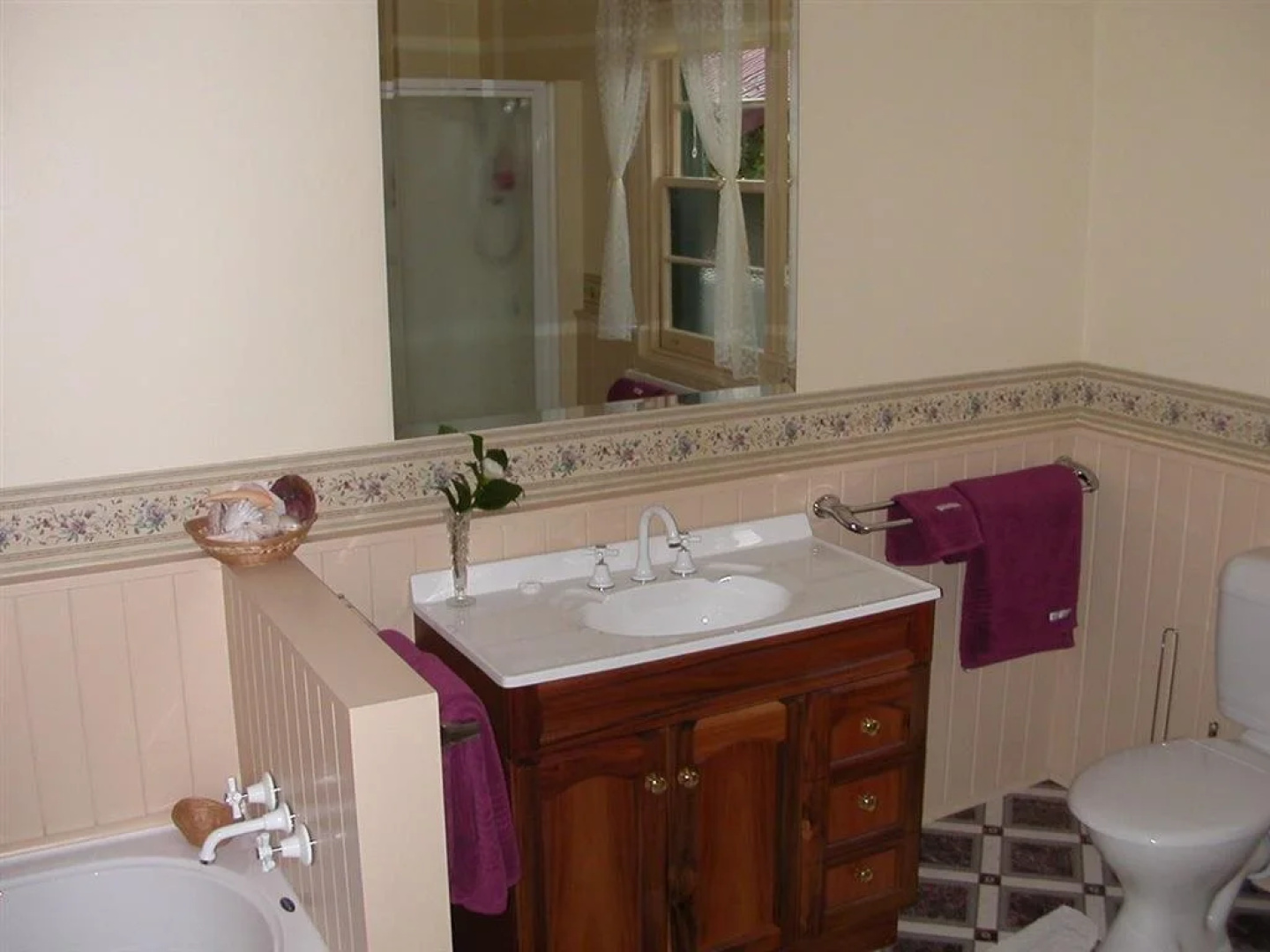 Launceston Apartments & Cottages