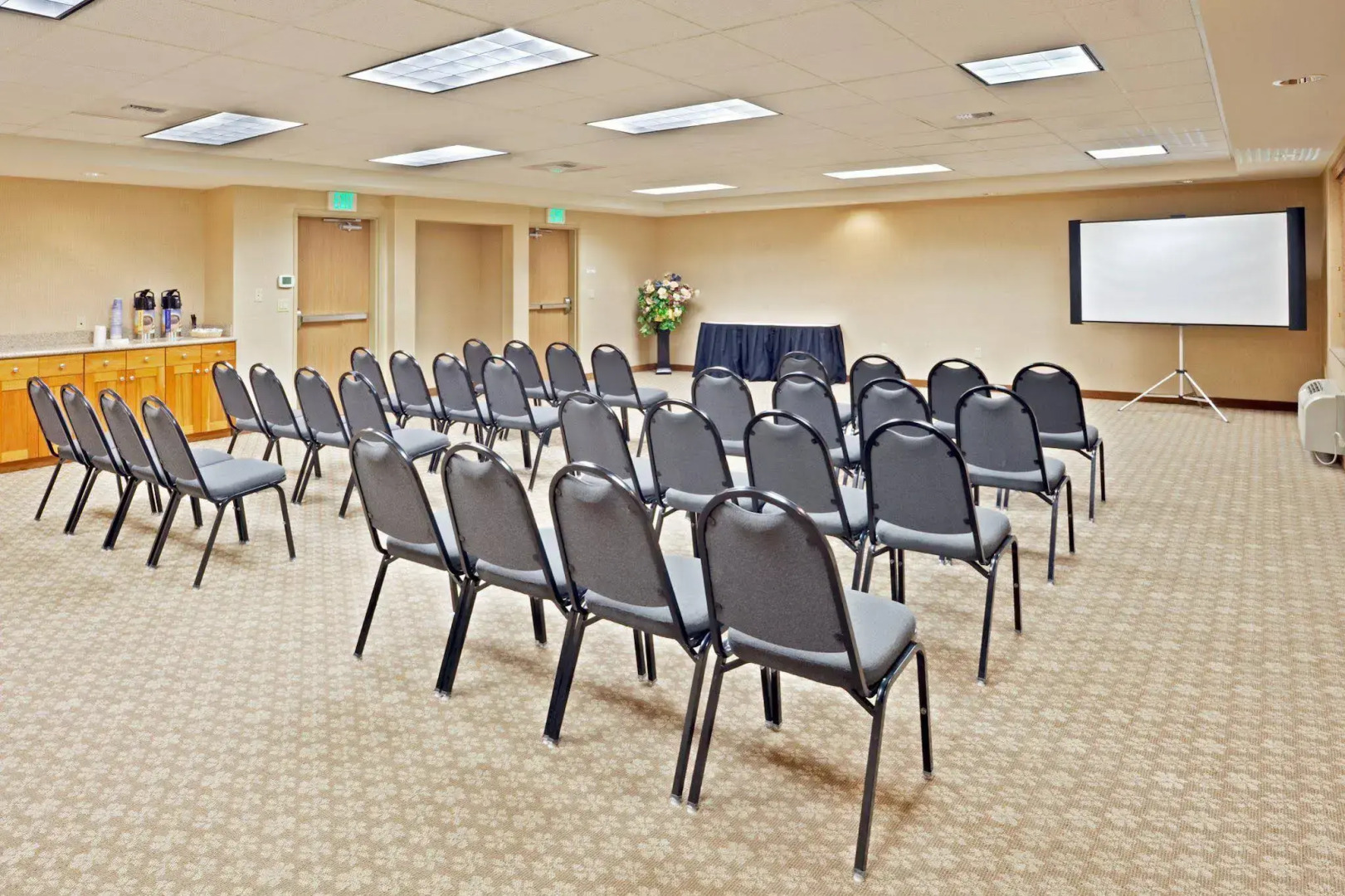 Holiday Inn Express & Suites Lacey – Olympia by IHG