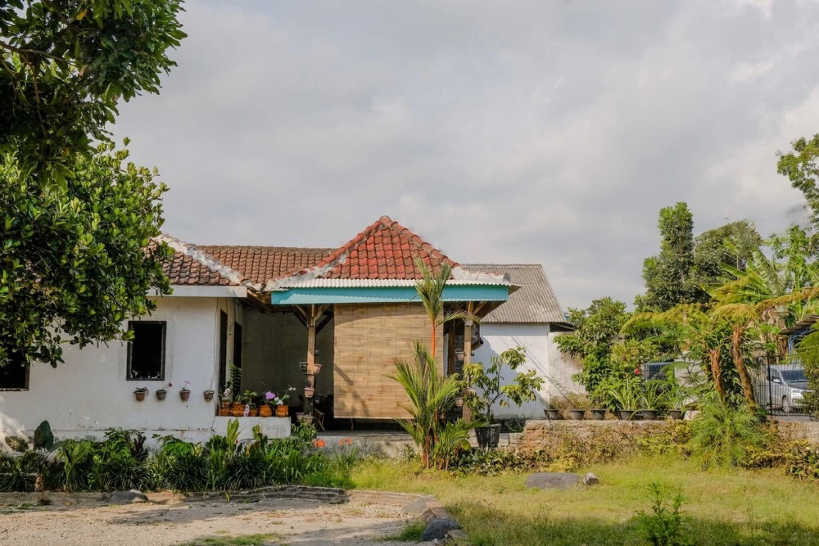 Hotel Maya by OYO Rooms