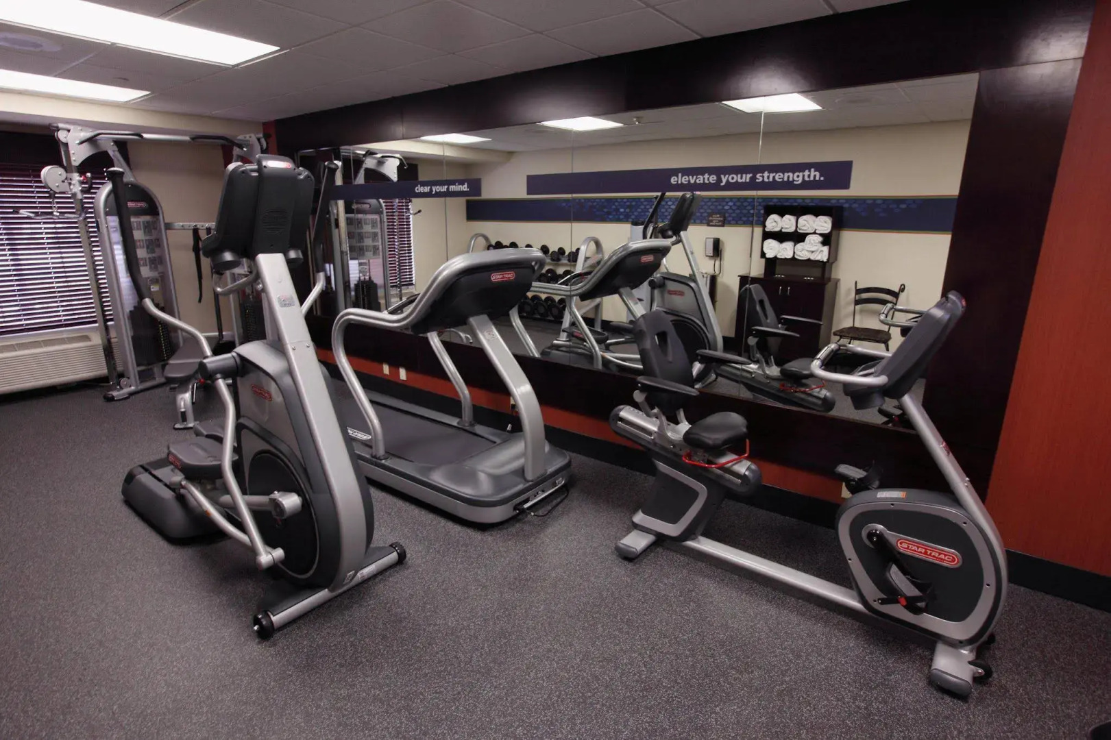 Hampton Inn & Suites Charlottesville-At the University