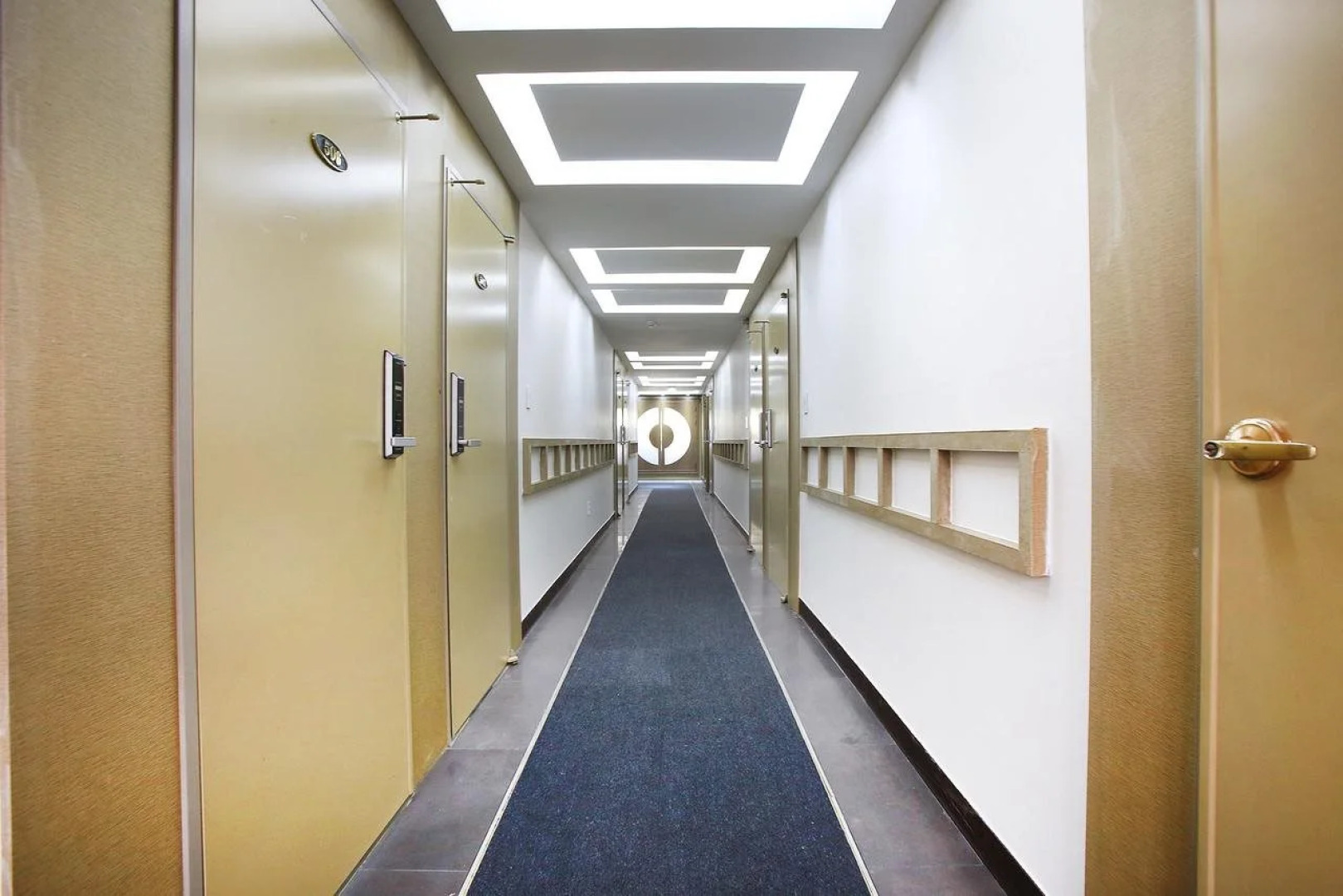 Abata Business Hotel