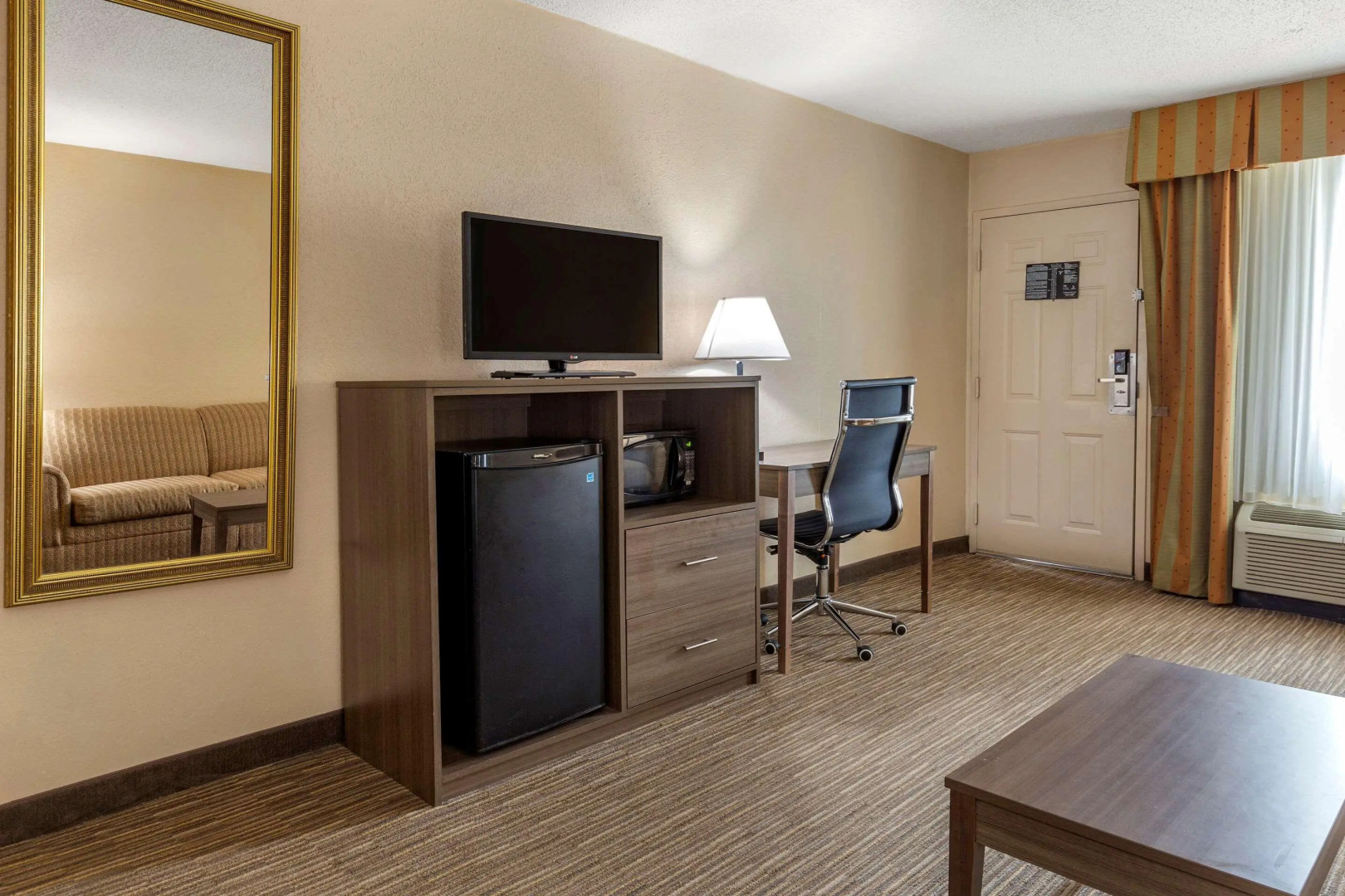 Quality Inn & Suites Hanes Mall