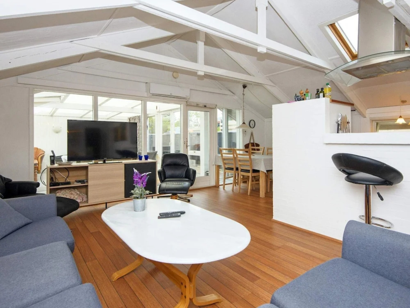 6 Person Holiday Home in Ronde-by Traum