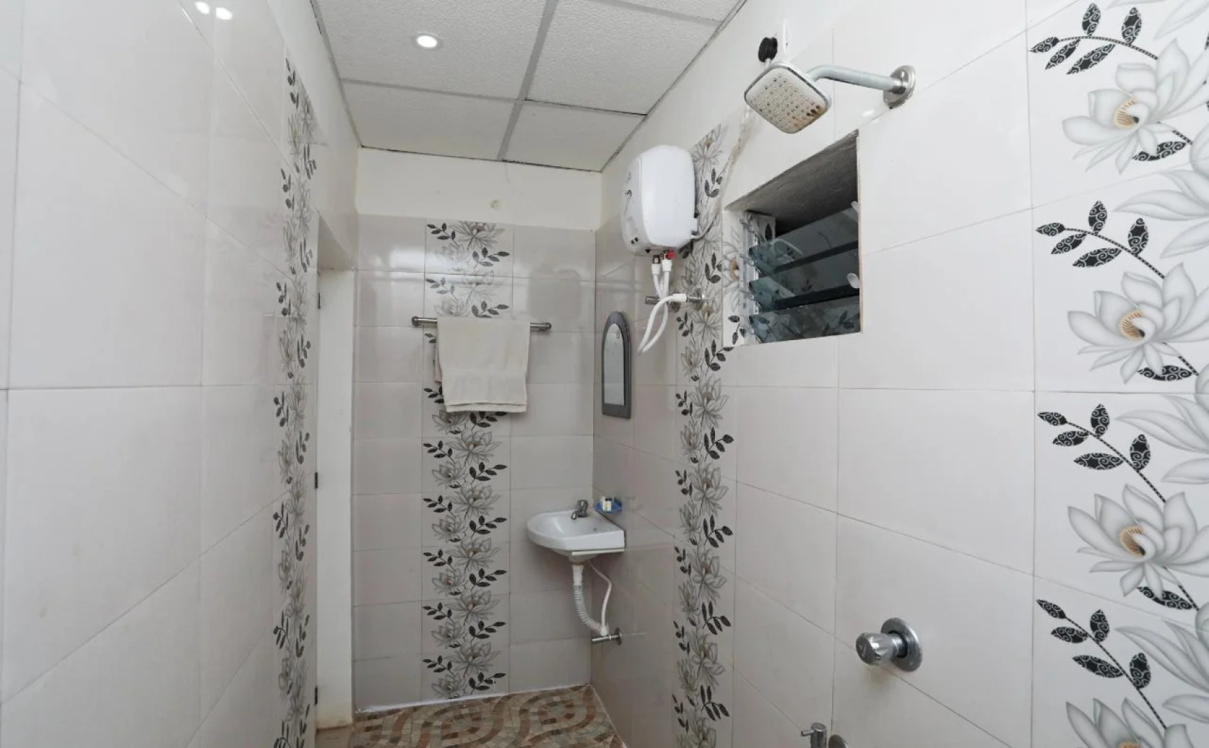 Varsha Resort By OYO Rooms