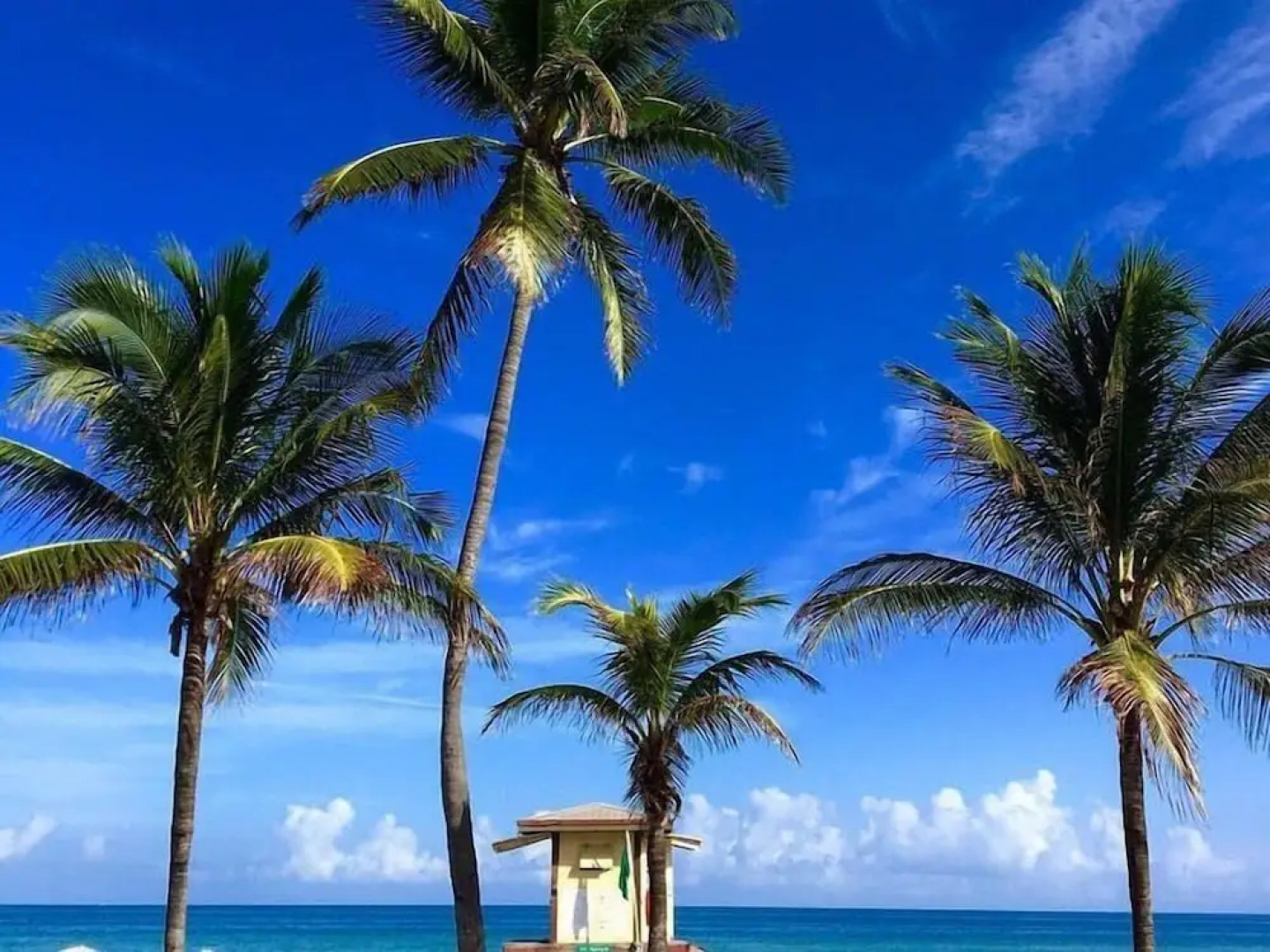 Richards Motel Courtyard