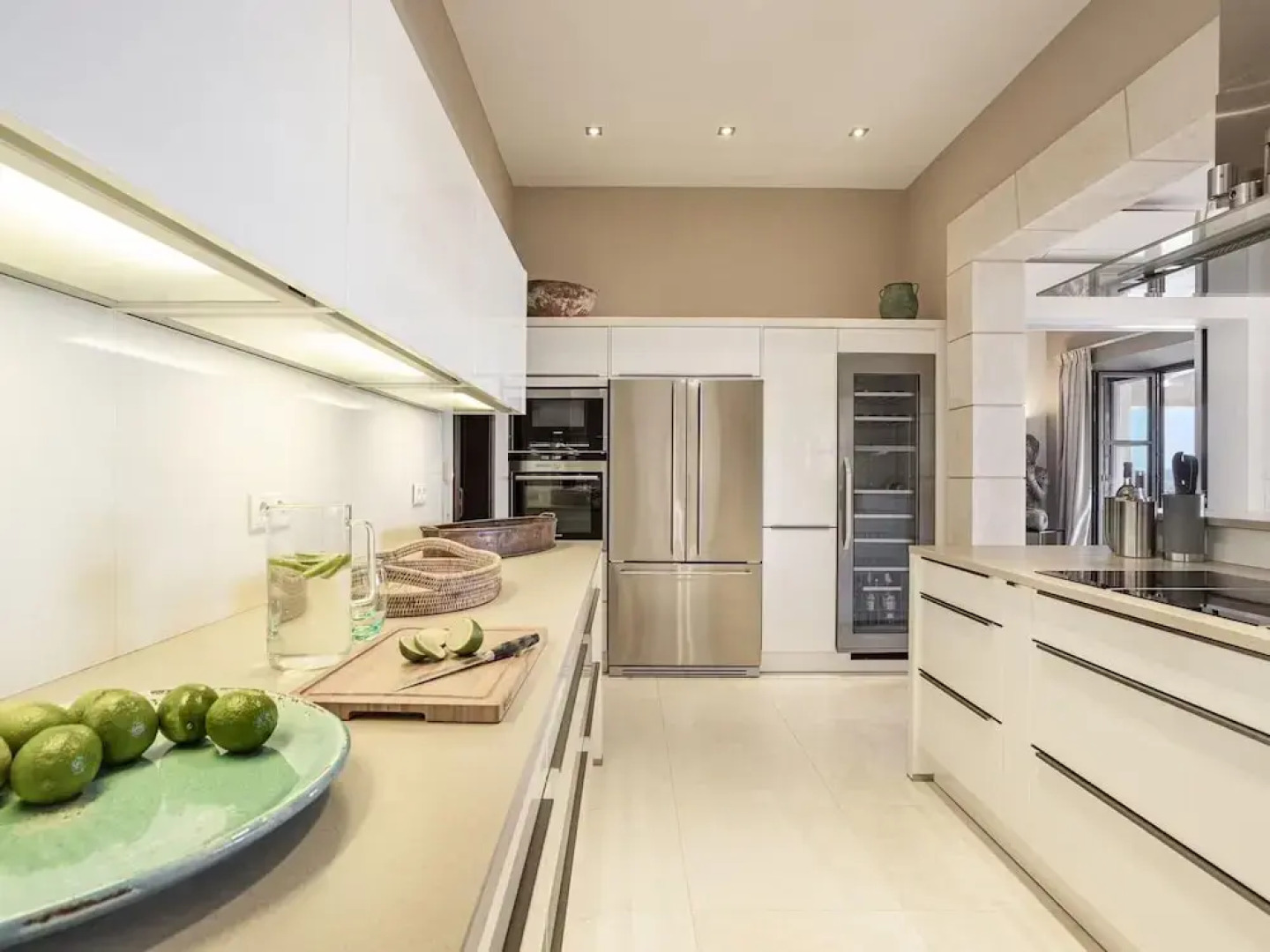 Majestic Villa With Harbour Views