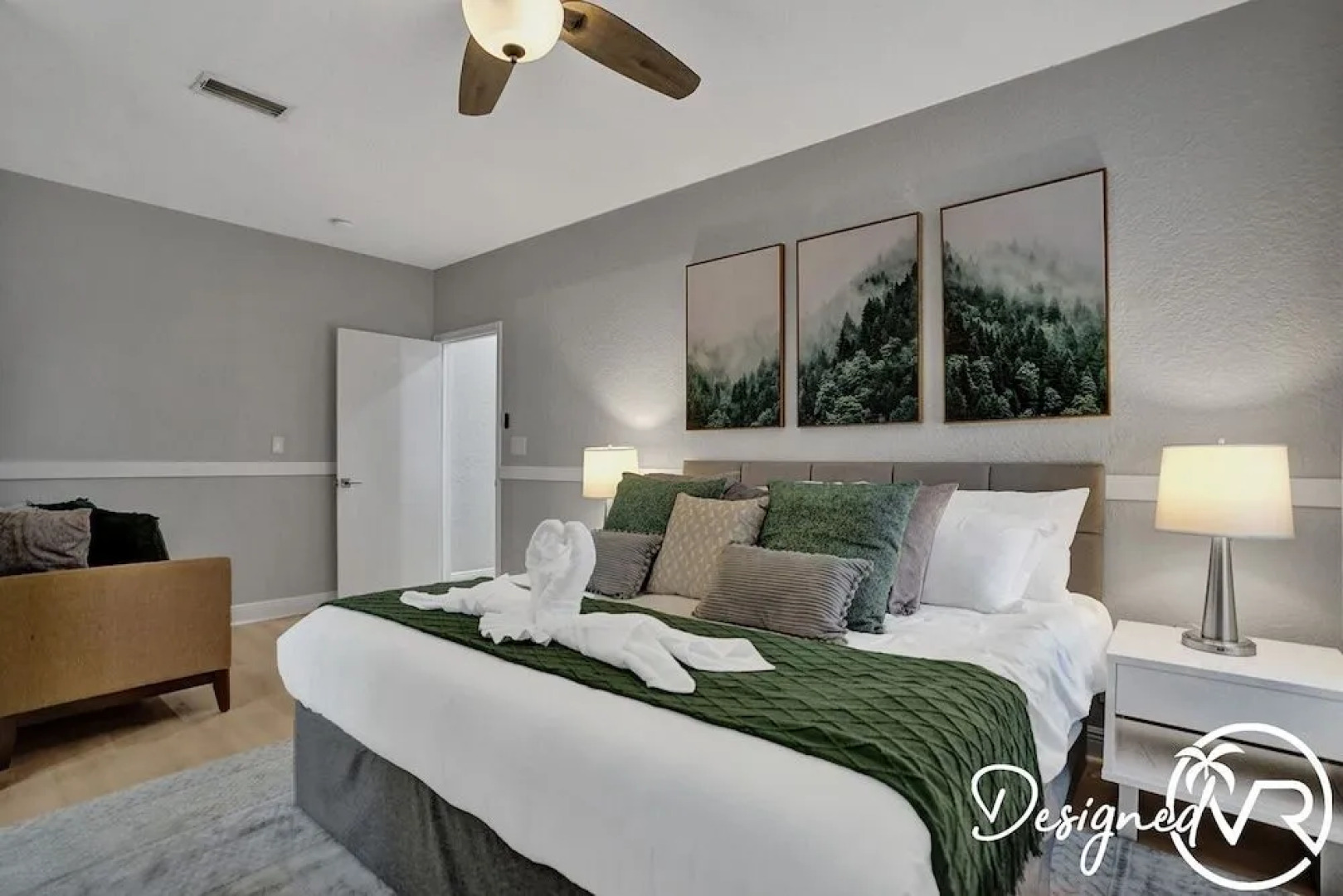 Modern Chic 7-BR with Pool & Gameroom