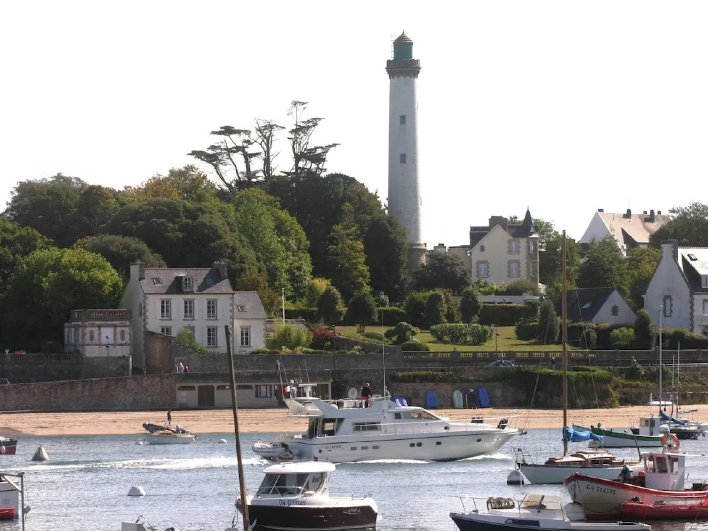 Modern Apartment Near Beach in Benodet France
