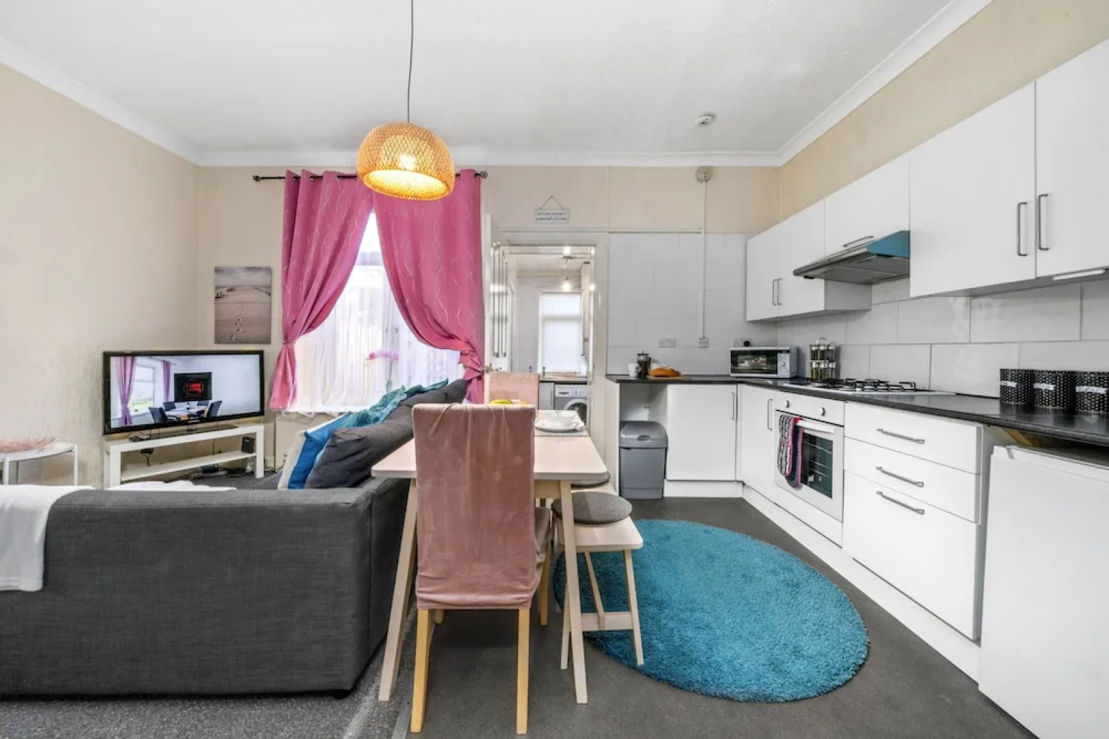 One Bedroom Apartment by Klass Living Serviced Accommodation Bellshill - Elmbank Street Apartment with WIFI  and Parking