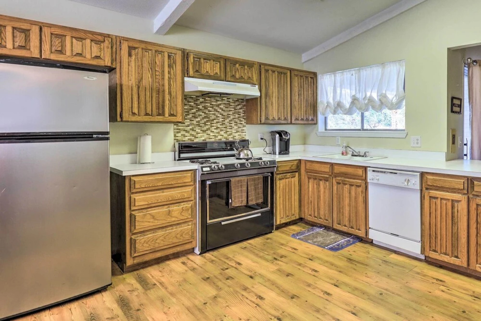 Granbury Getaway w/ Lake Views: 2 Mi to Downtown!