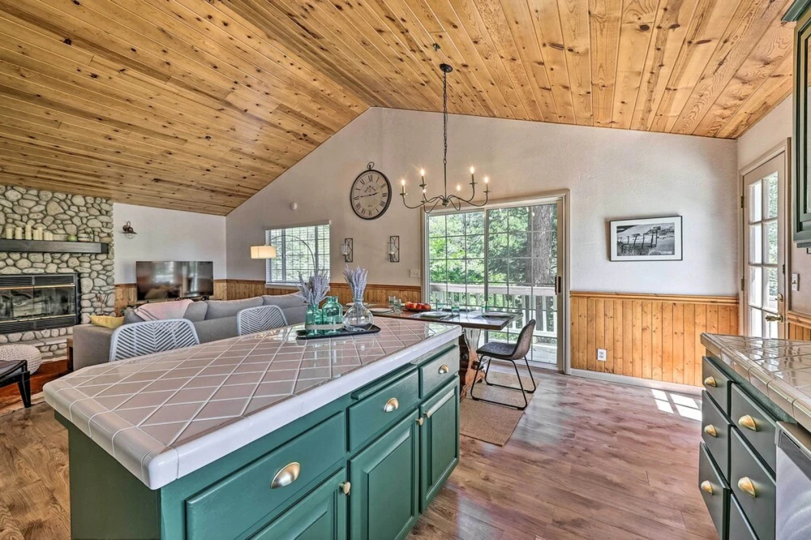 Calming Twin Peaks Family Retreat w/ Views!