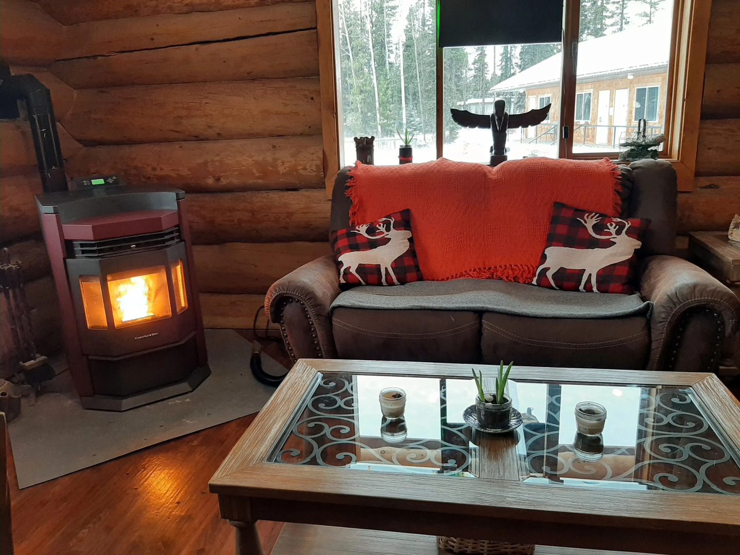 Arctic Divide Inn & Motel