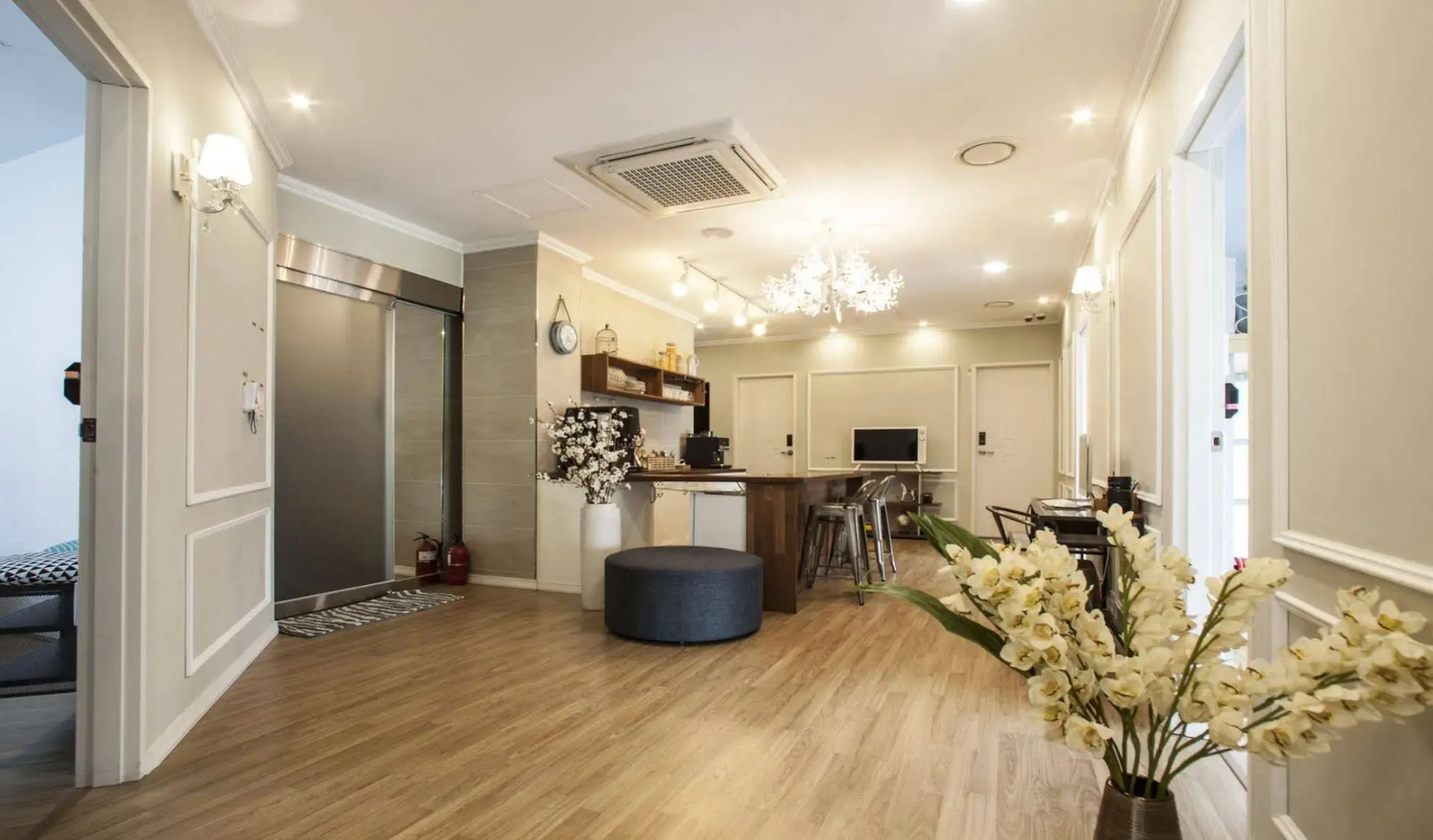 First Guest House - Hostel