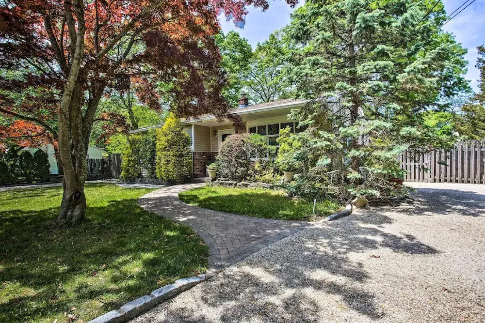 Charming Hampton Bays Home 5 Mi to Coopers Beach