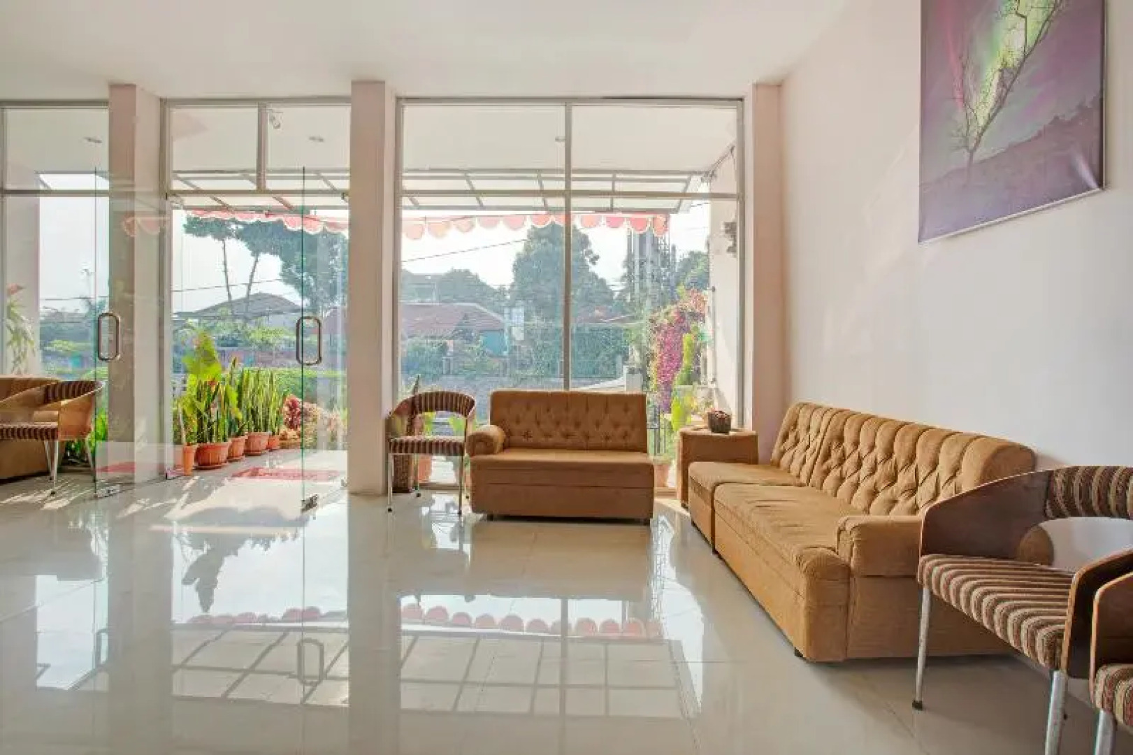 Collection O 3876 The Aurora Inn Lembang