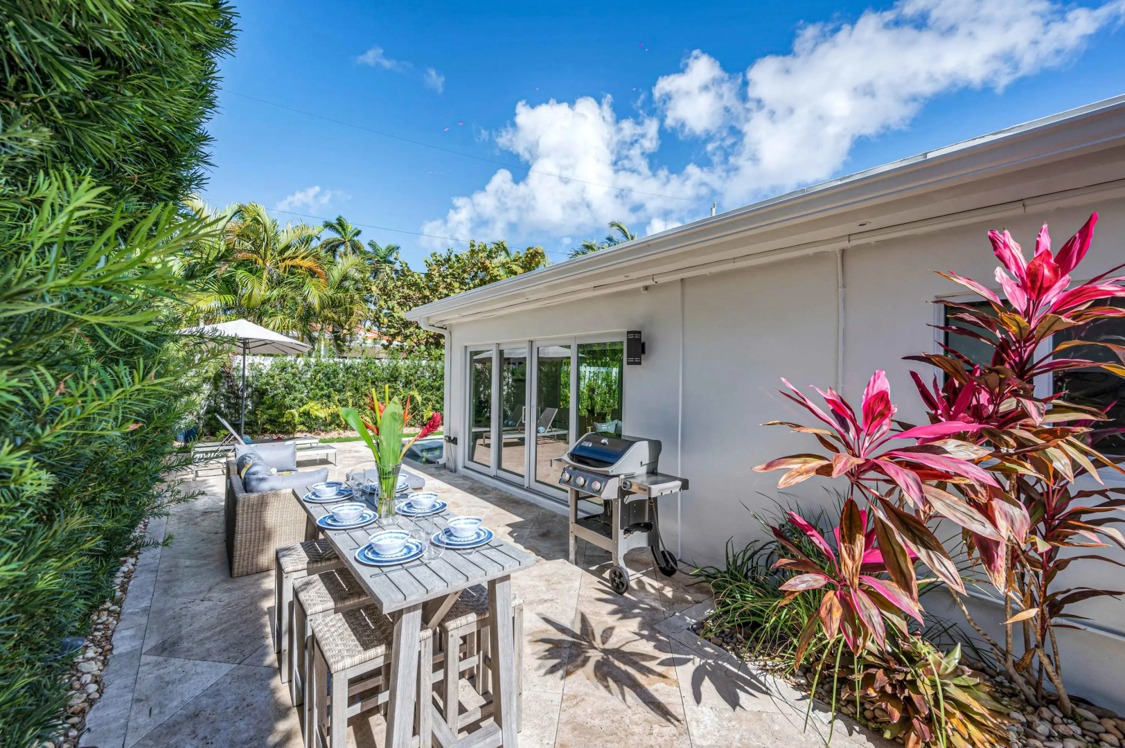 Modern Coastal Style | Walk To Beach | Heated Pool | Tranquility | Ocean Mist Key | RESlDENCES