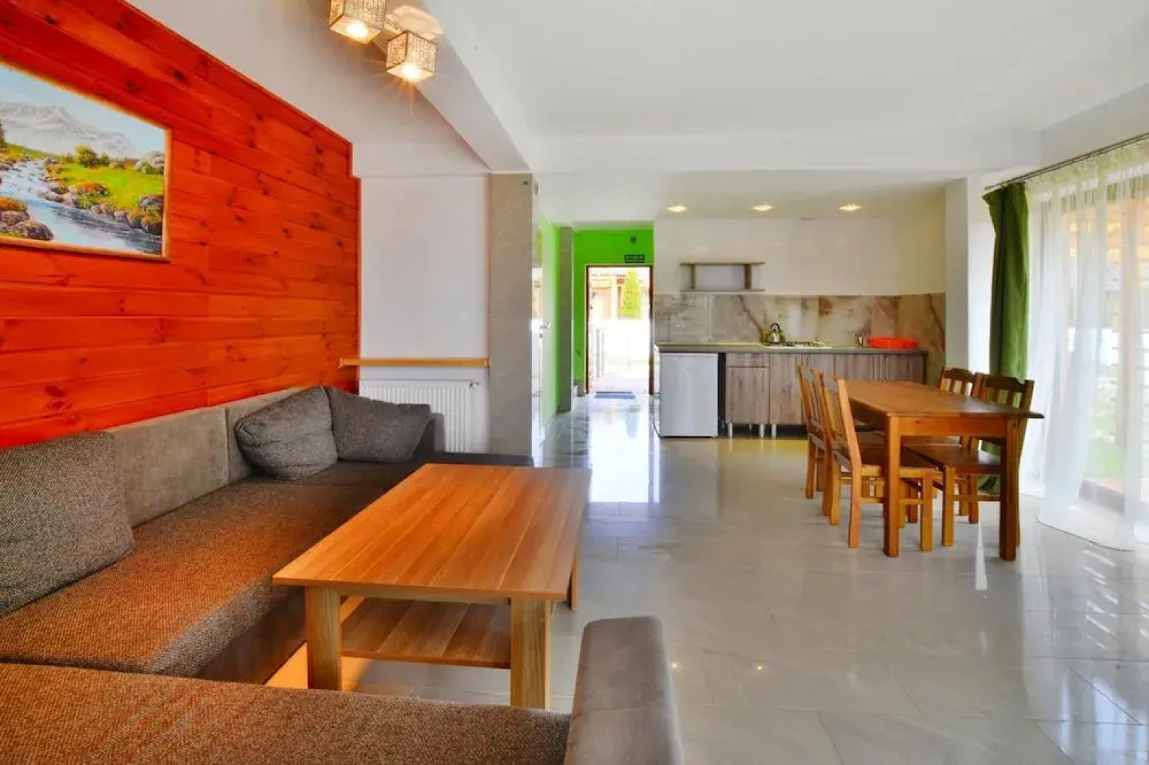 Spacious Holiday Home With Private Garden