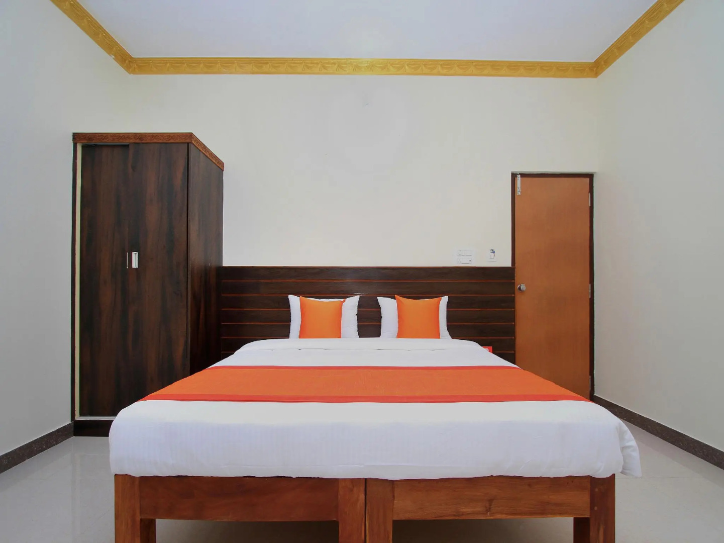 OYO 10549 Hotel Le Comforts