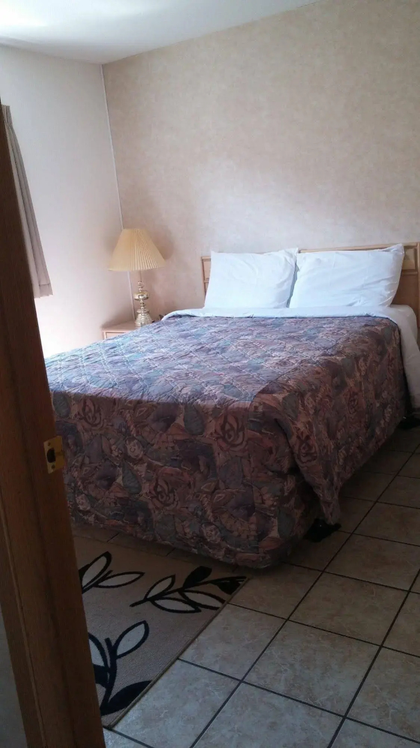 Shoreline Resort
