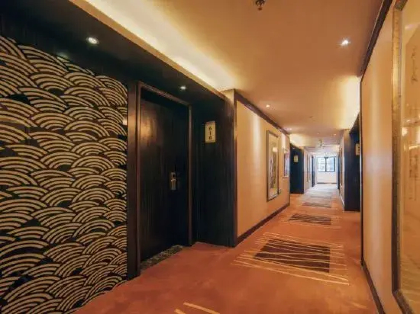 Pengshan Jiaxiang Business Hotel